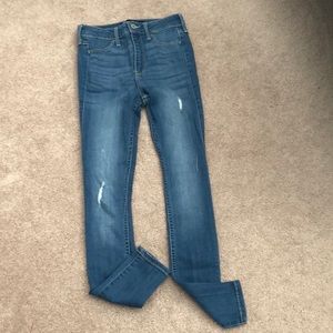HOLLISTER JEANS